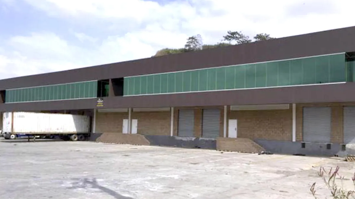 VENTA O ALQUILER DE GALERAS EN PARQUE INDUSTRIAL EN MILLA 8